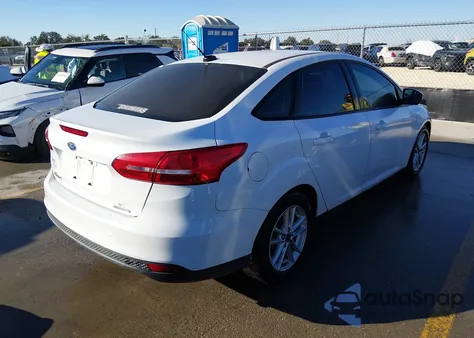 2016 Ford Focus Se z USA, uszkodzony, nr VIN 1FADP3F29GL338020